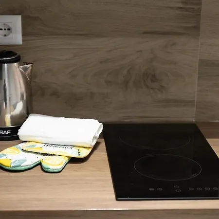 Golden Corner 3 - Sweet Escape Тирана