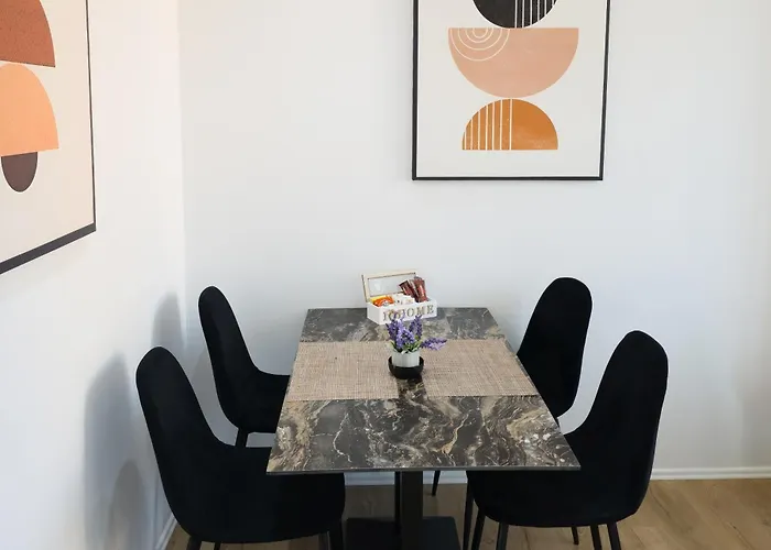 Golden Corner 3 - Sweet Escape 티라나