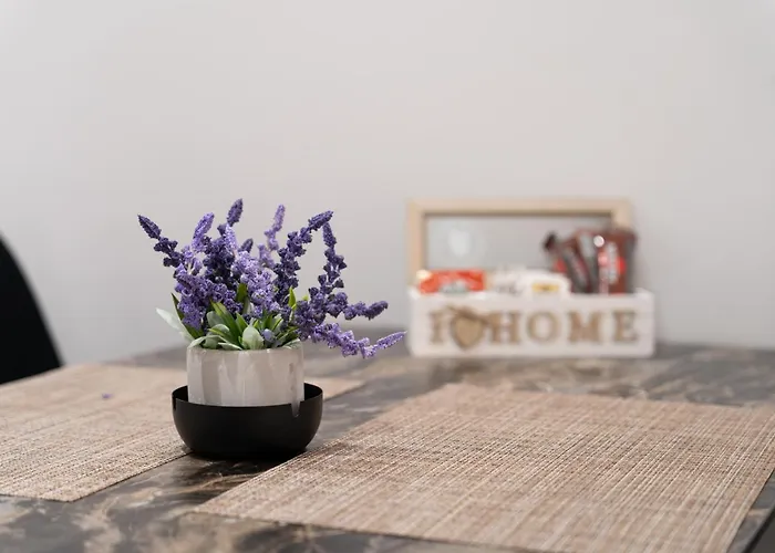 Golden Corner 3 - Sweet Escape