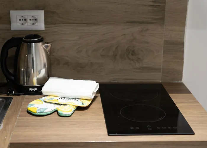 Golden Corner 3 - Sweet Escape *