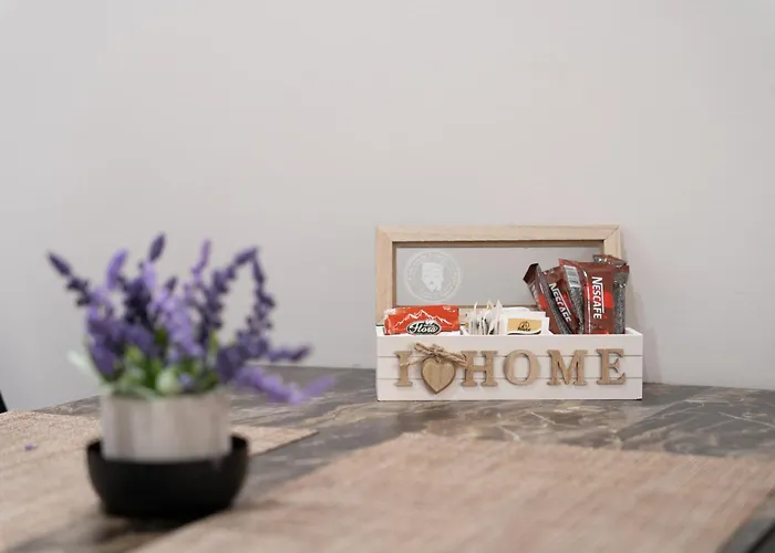 Golden Corner 3 - Sweet Escape